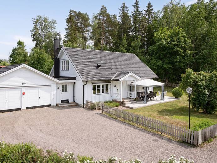 6 rok · 147 m² · Skoby 310