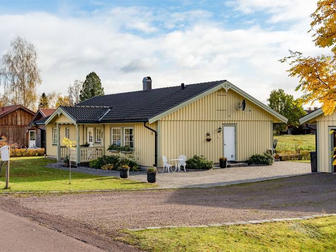 4 rok · 121 m² · Monumentsvägen 8