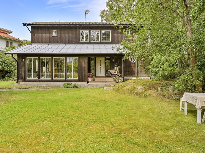 7 rok · 170 m² · Bössvägen 10