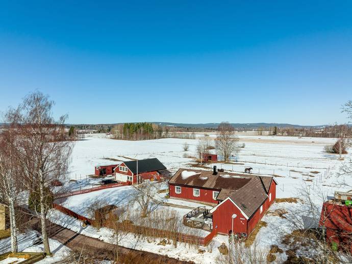 8 rok · 198 m² · Hedgårdarna 56