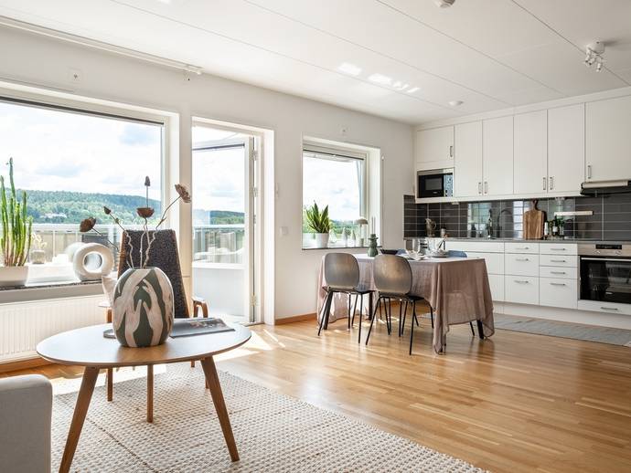2 rok · 60,7 m² · Hällebergsvägen 17H