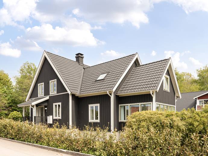 5 rok · 183 m² · Källvägen 12