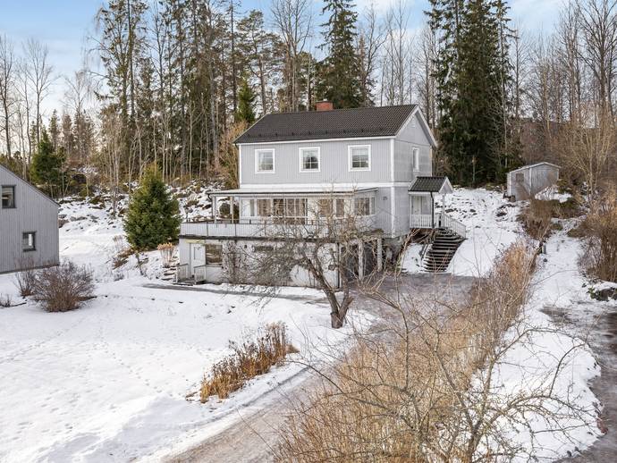 6 rok · 170 m² · Gyllbyvägen 35