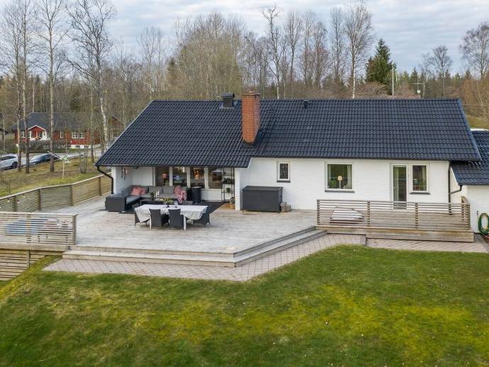 4 rok · 111 m² · Månstadsvägen 6