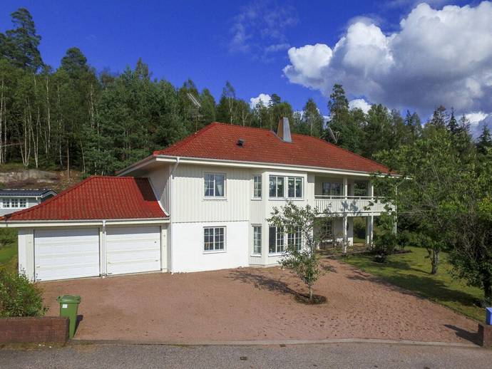 7 rok · 210 m² · Kyrkoherdevägen 8