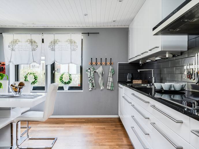 5 rok · 127 m² · Storgången 8