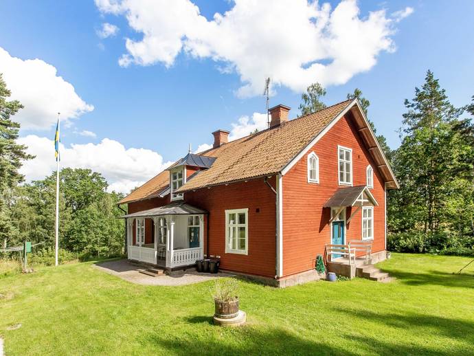 8 rok · 220 m² · Bruksvägen 12