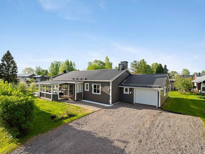 4 rok · 96 m² · Hällgrensvägen 10