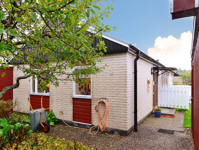 4 rok · 91 m² · Prästkragsvägen 4