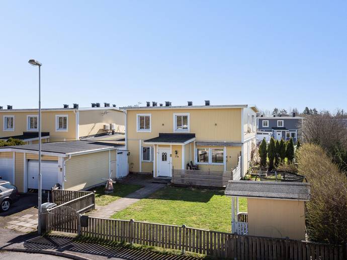 4 rok · 106 m² · Krusbärsvägen 17E