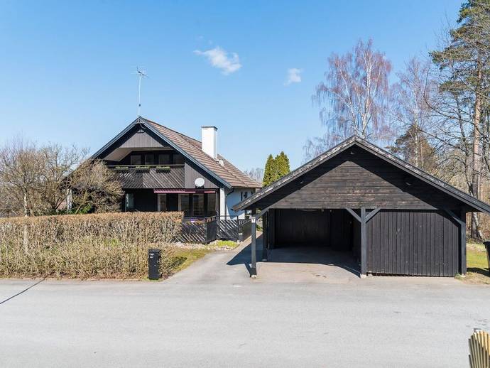 8 rok · 139 m² · Tistelvägen 7
