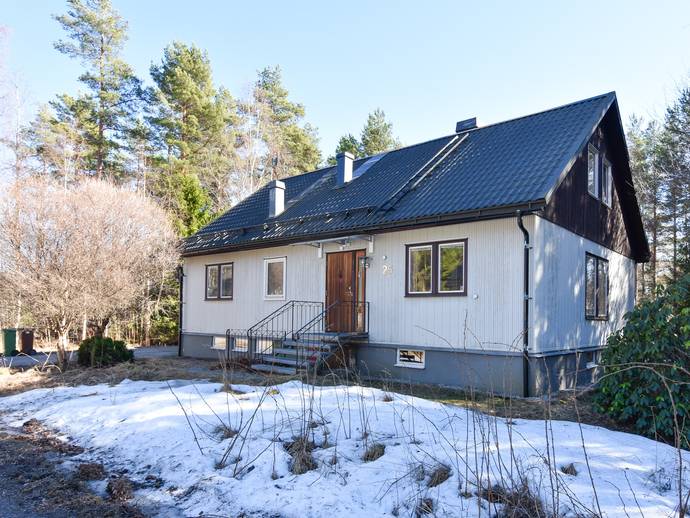 6 rok · 147 m² · Mossvägen 25
