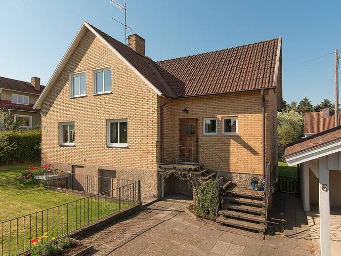 8 rok · 180 m² · Vretagatan 6