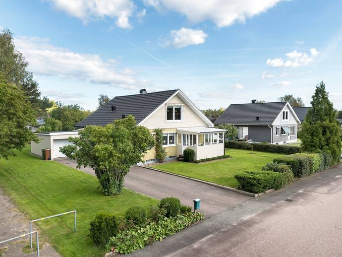5 rok · 128 m² · Sälgvägen 8