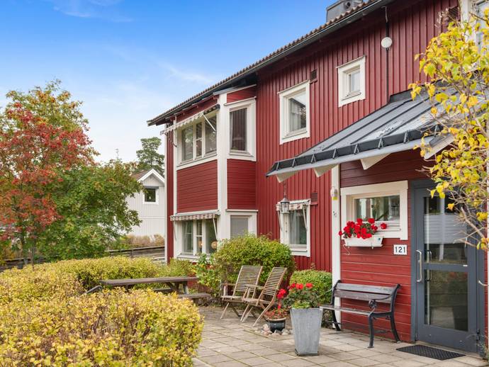 4 rok · 88 m² · Planetvägen 121