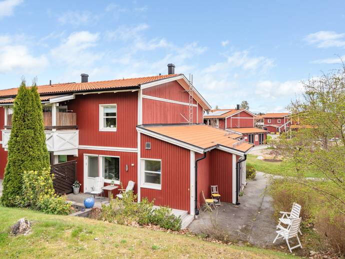 2 rok · 50 m² · Täbyvägen 324E