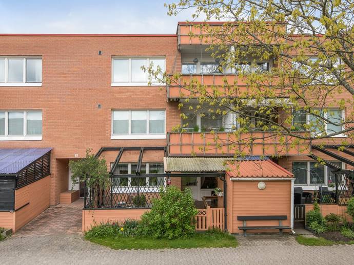 2 rok · 74 m² · Pärlugglegränd 8
