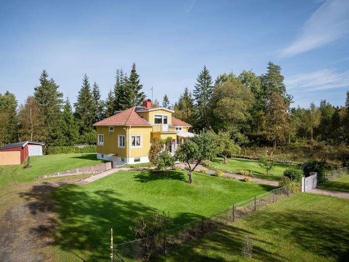 6 rok · 99 m² · Hössna Kinnared 105