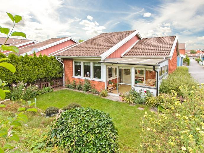 2 rok · 64 m² · Fajansvägen 17