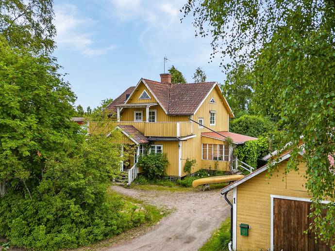 4 rok · 136 m² · Flotarvägen 1