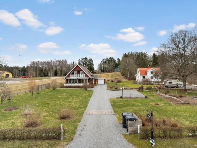 8 rok · 152 m² · Färgelandavägen 33