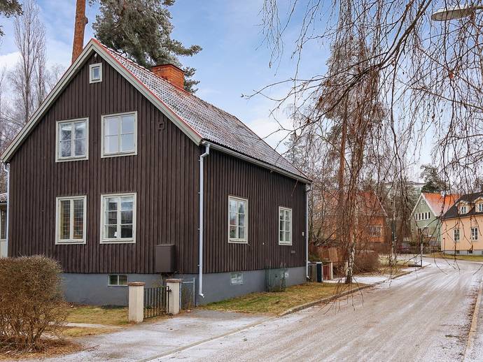 5 rok · 130 m² · Kajsa Wargs väg 21