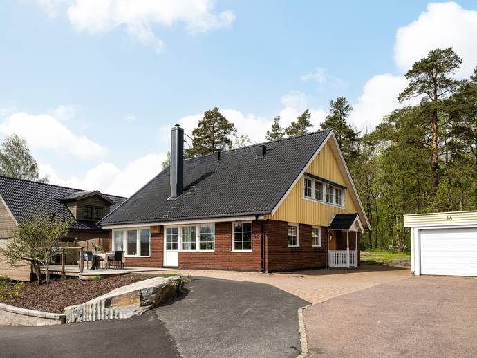 7 rok · 185 m² · Övre Östergårdsvägen 34A
