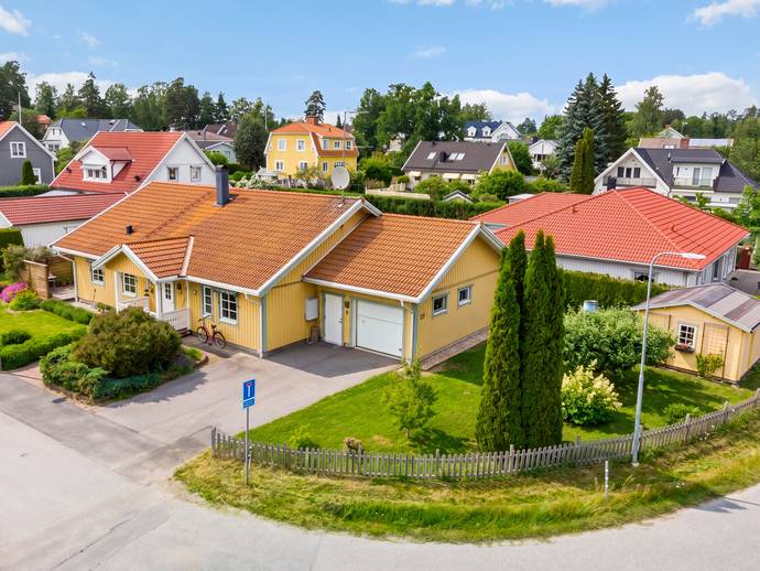 4 rok · 128 m² · Planvägen 30