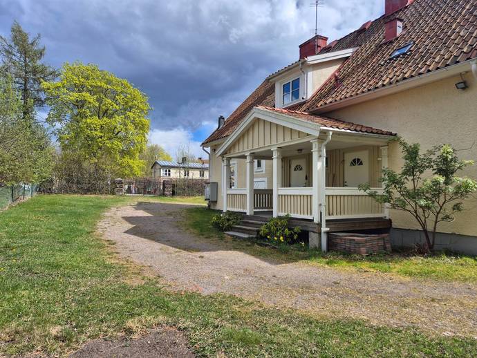 8 rok · 220 m² · Carl Wahrens väg 8