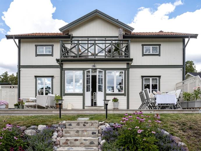 6 rok · 160 m² · Krokvägen 14B
