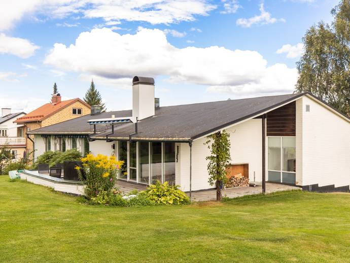 8 rok · 180 m² · Hertigvägen 22