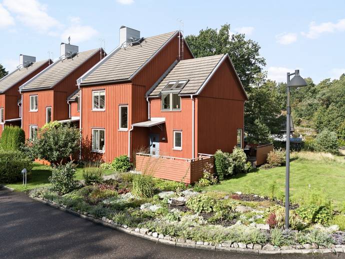 6 rok · 132 m² · EKDUNGSVÄGEN 1