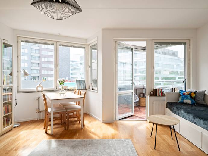 2 rok · 45 m² · Evenemangsgatan 18