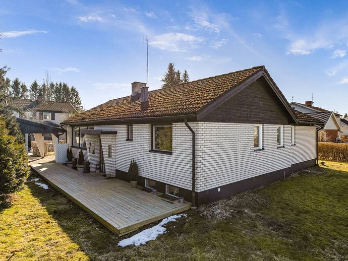 4 rok · 128 m² · Roslunds väg 18