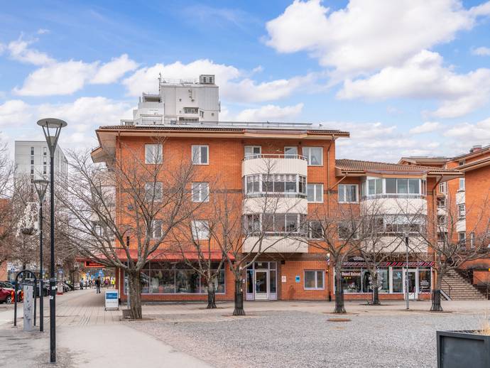 2 rok · 65 m² · Björkvallatorget 1