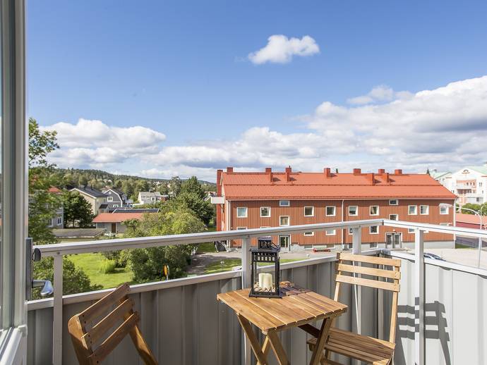 2 rok · 60 m² · Mogatan 17
