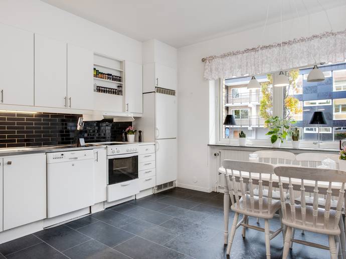 2 rok · 64 m² · Holgersgatan 1A