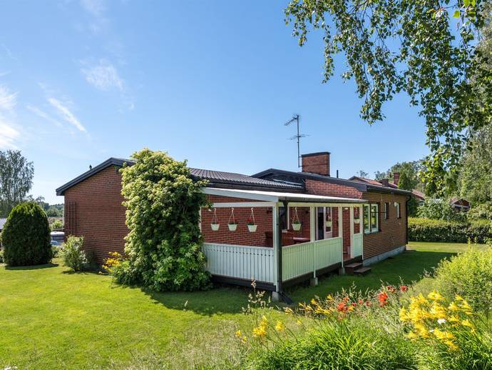 3 rok · 90 m² · Högröstavägen 8