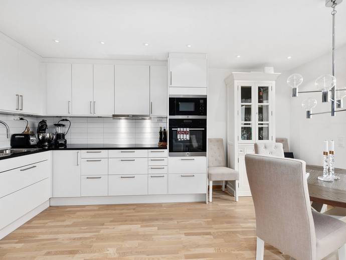 3 rok · 75,7 m² · Surbrunnsgatan 17