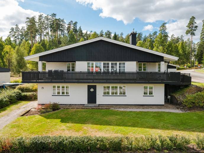 8 rok · 140 m² · Skogsvägen 23