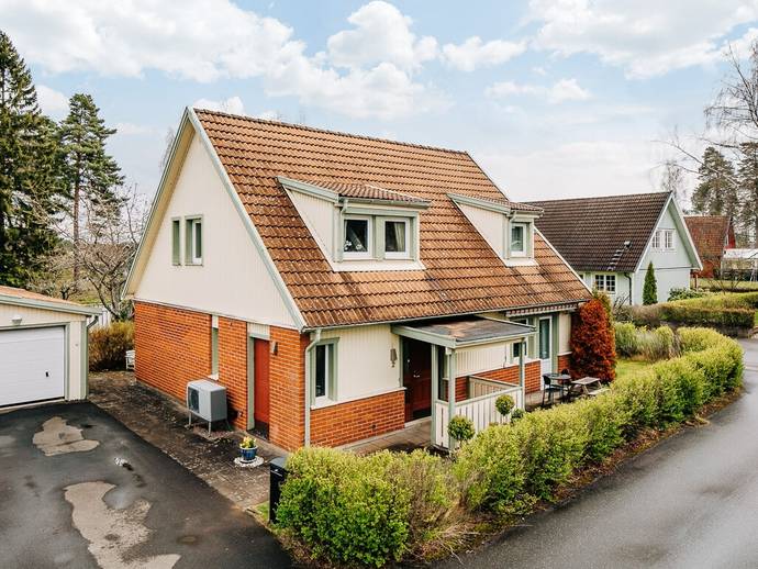 6 rok · 141 m² · Insektsvägen 2
