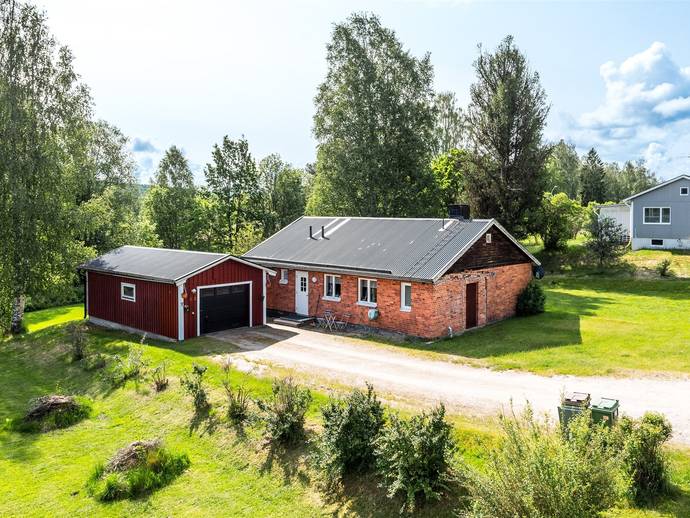 4 rok · 81 m² · Melltorpsvägen 32