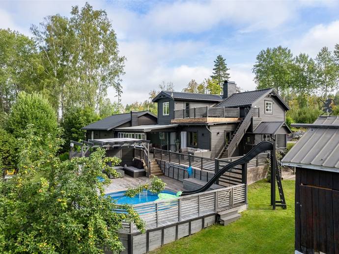 6 rok · 135 m² · Röstavägen 10