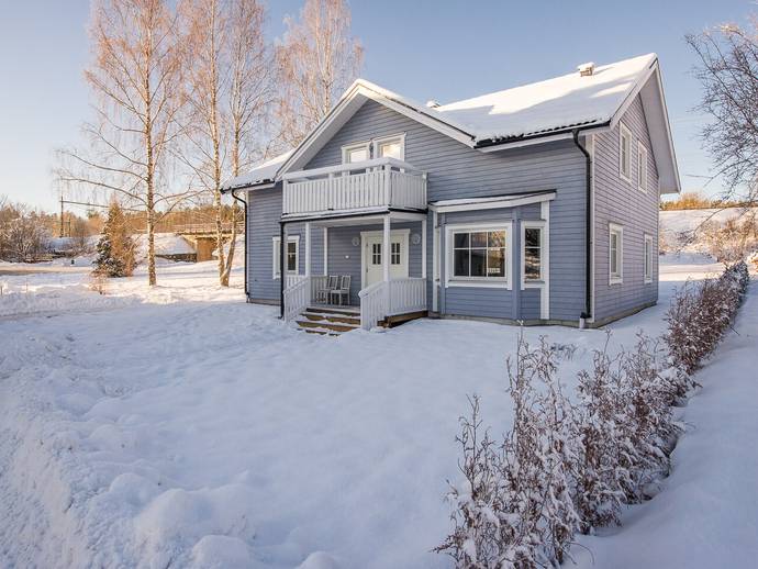 6 rok · 182 m² · Logisvägen  3