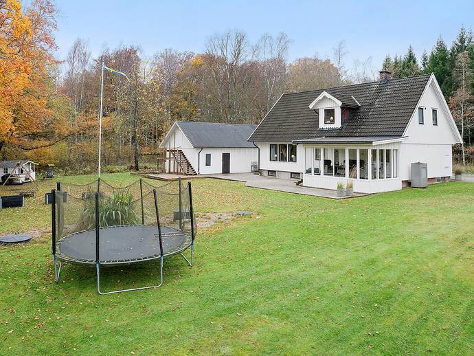 6 rok · 176 m² · Slättaröd 998