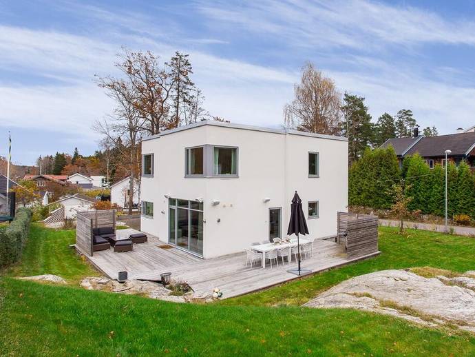 6 rok · 180 m² · Ringduvevägen 8 A