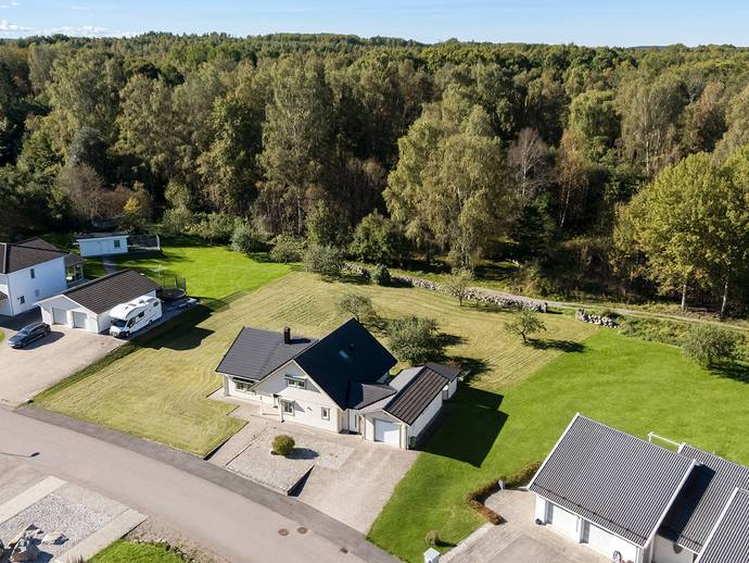 4 rok · 145 m² · Apelvägen 6