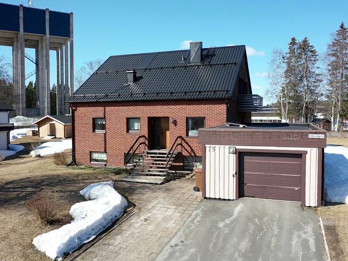 8 rok · 182 m² · Omvägen 15