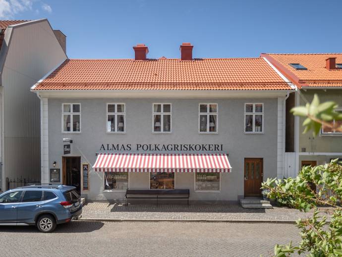 6 rok · 233 m² · Brahegatan 61
