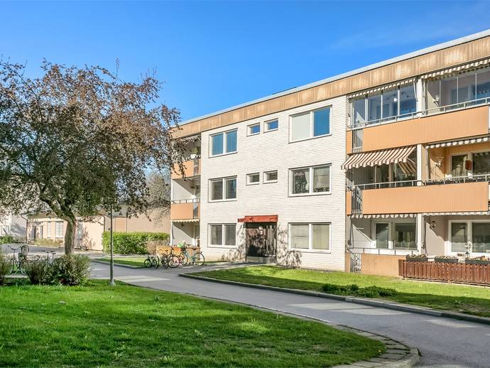 3 rok · 84 m² · Hjortronvägen 83